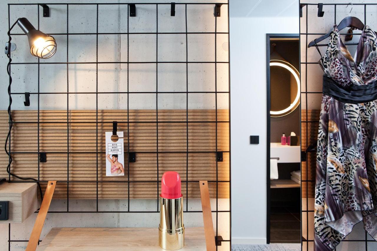 Moxy Vienna City East Экстерьер фото