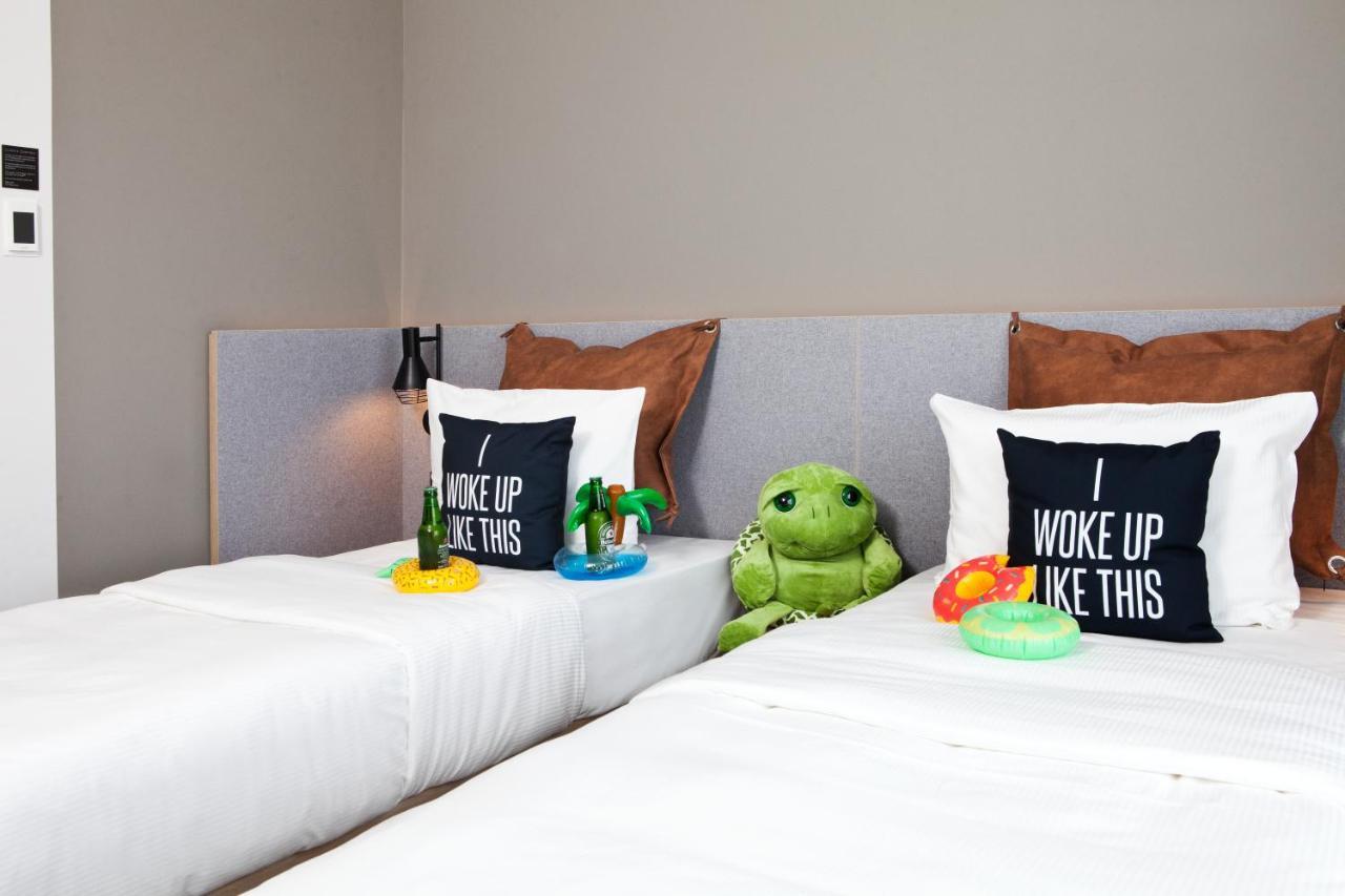 Moxy Vienna City East Экстерьер фото