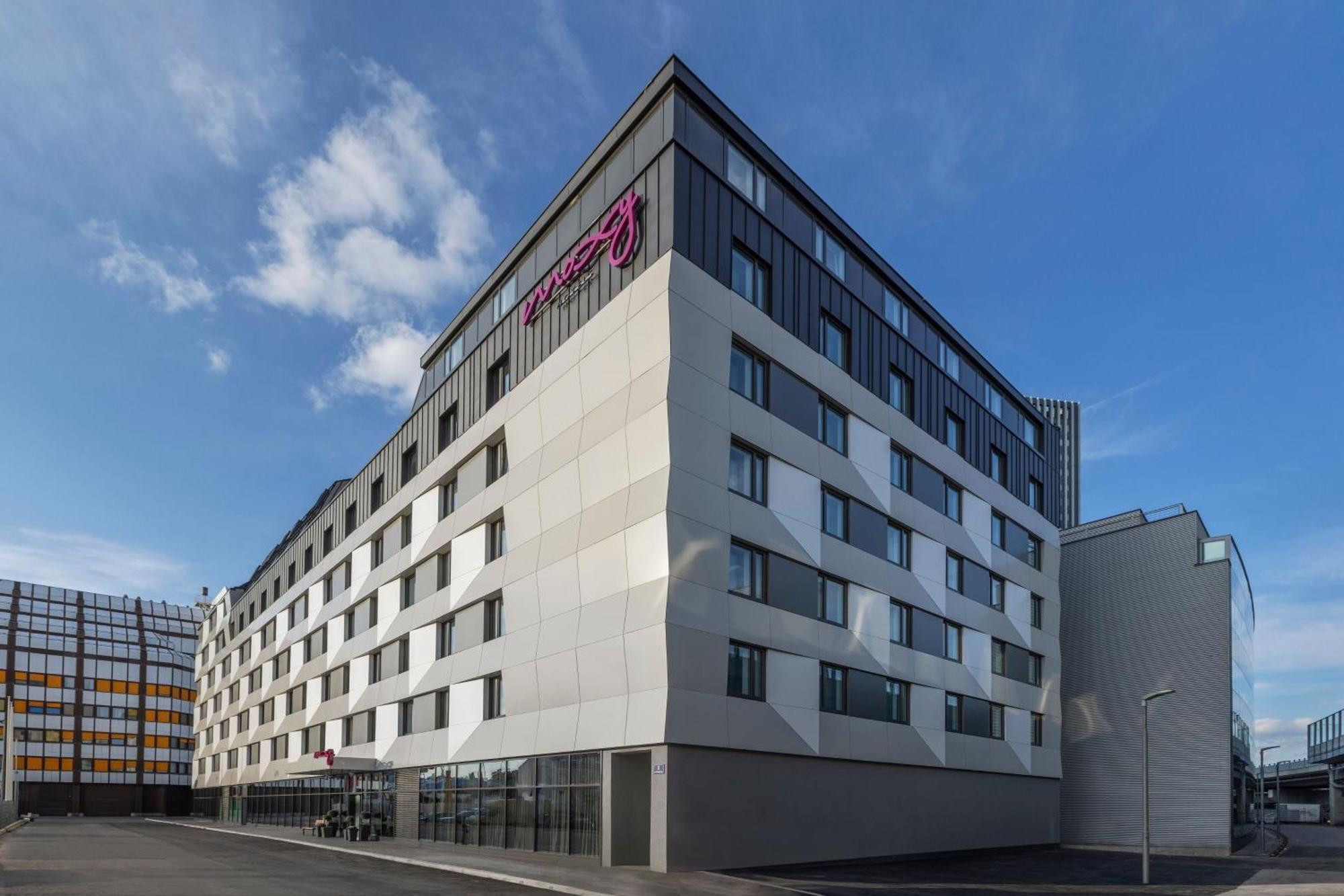 Moxy Vienna City East Экстерьер фото