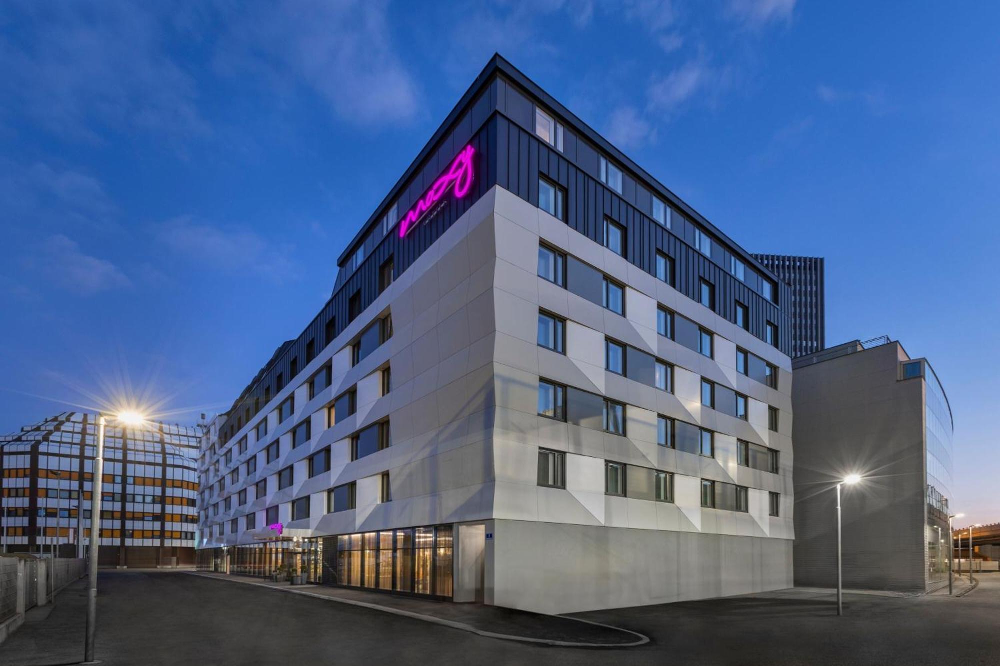 Moxy Vienna City East Экстерьер фото