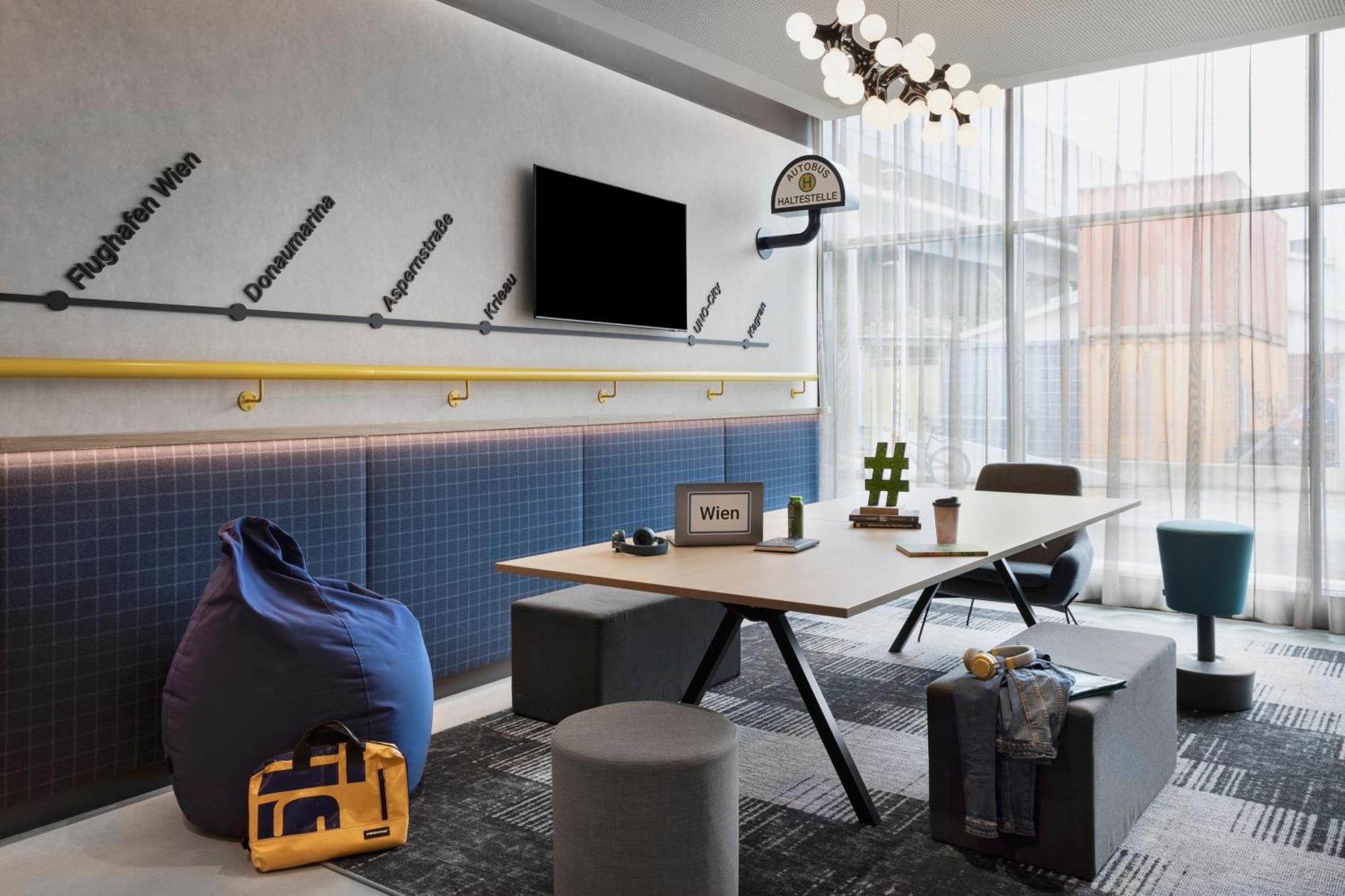 Moxy Vienna City East Экстерьер фото