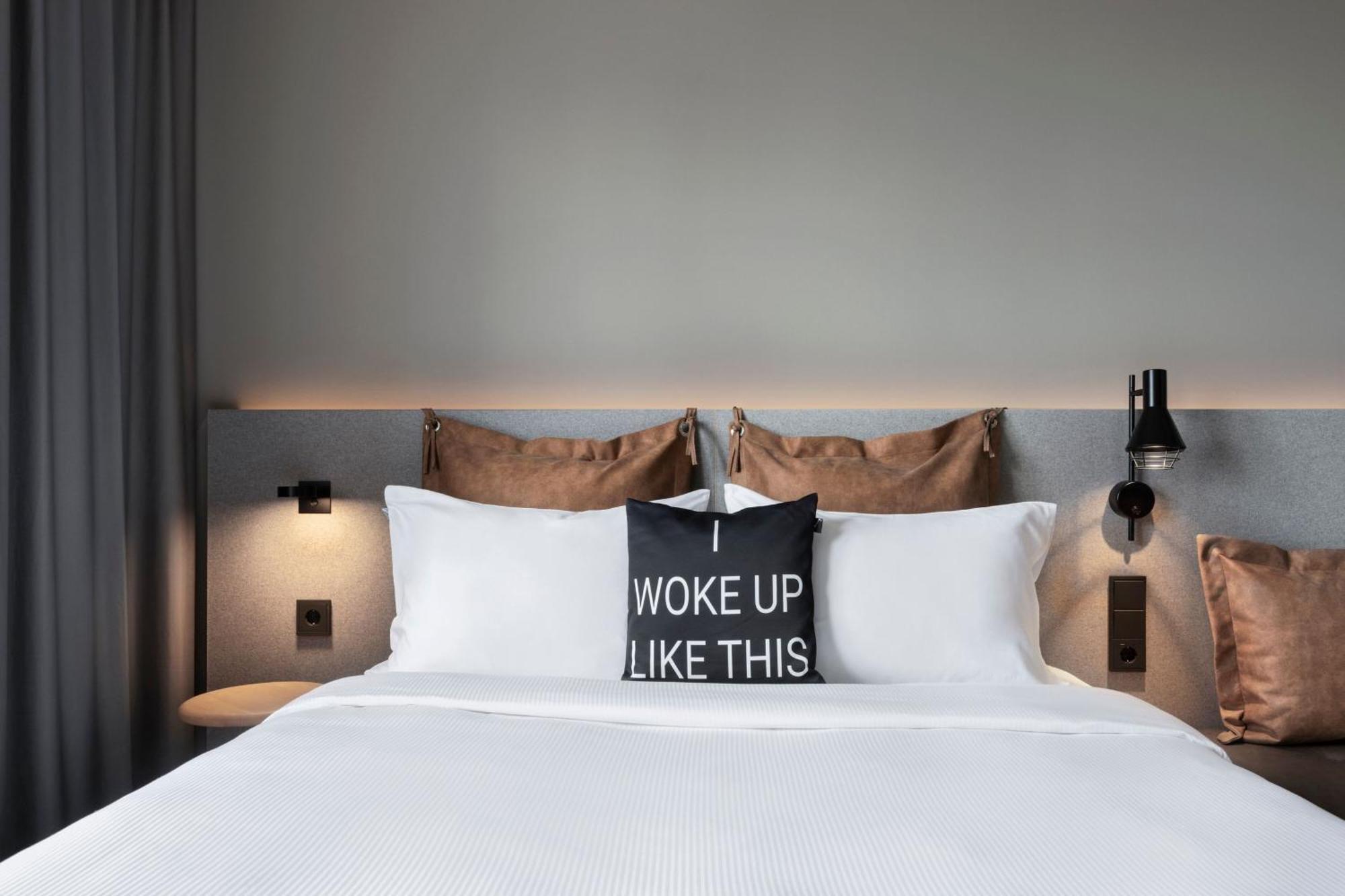 Moxy Vienna City East Экстерьер фото