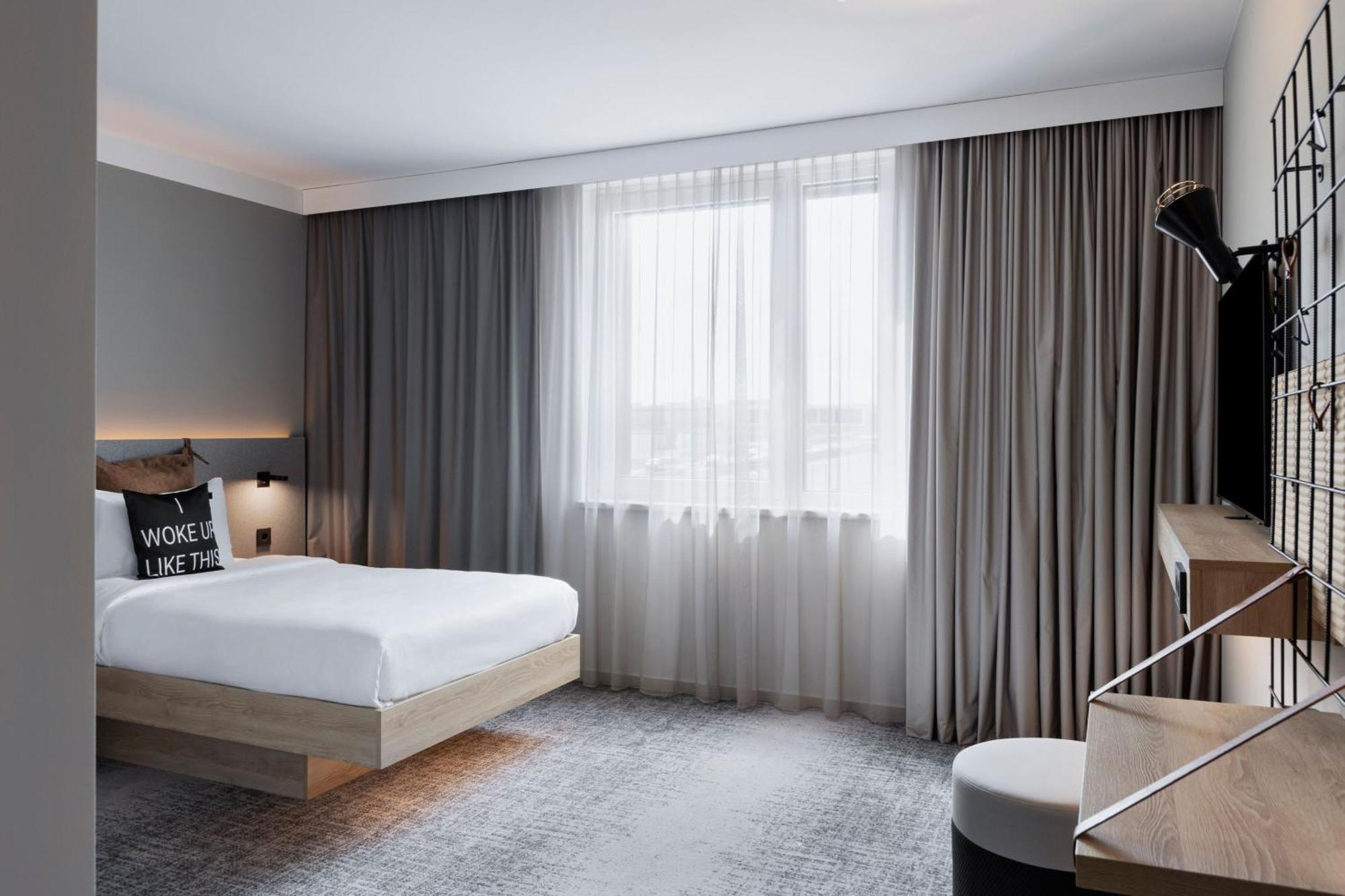 Moxy Vienna City East Экстерьер фото