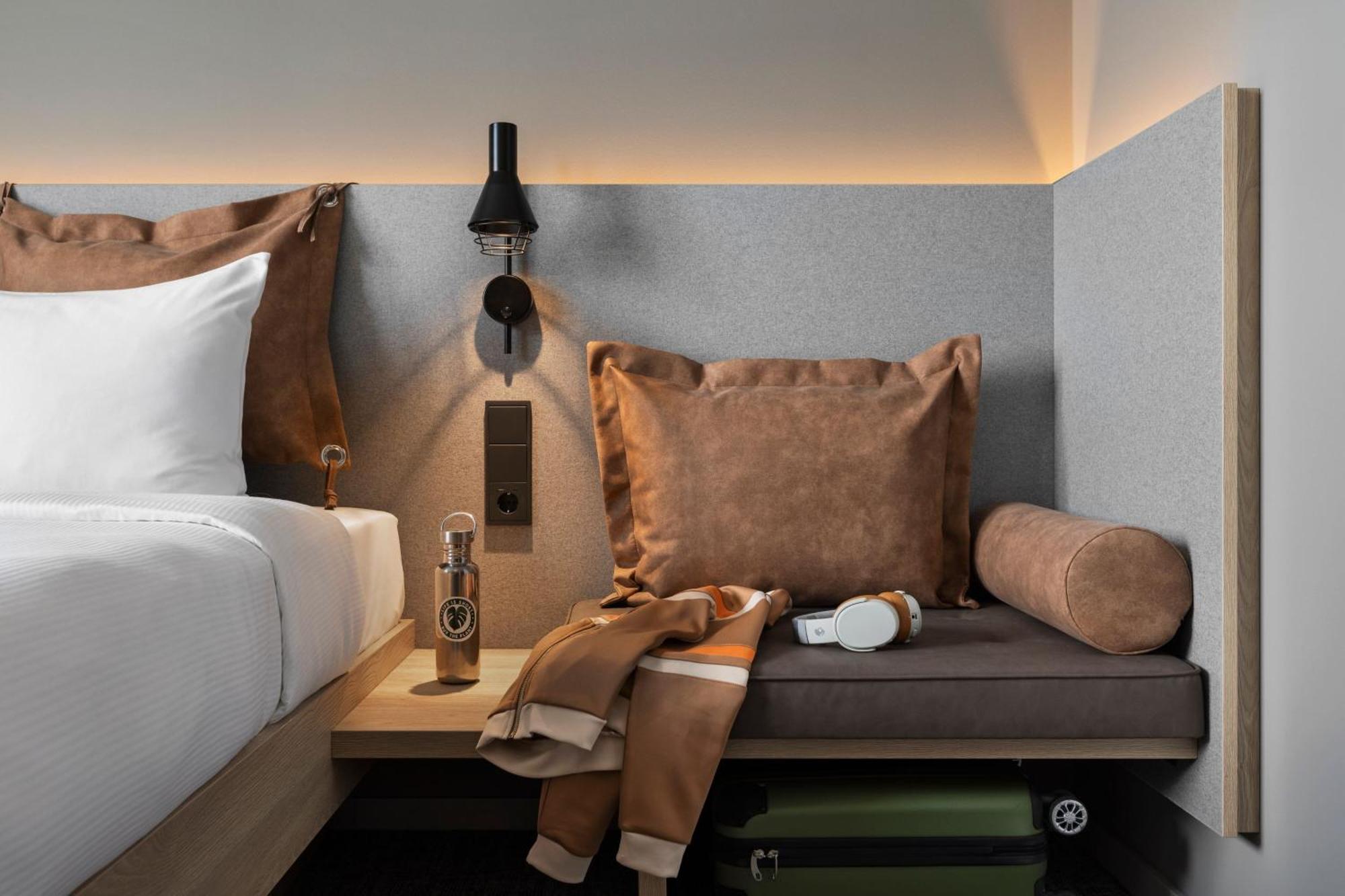 Moxy Vienna City East Экстерьер фото