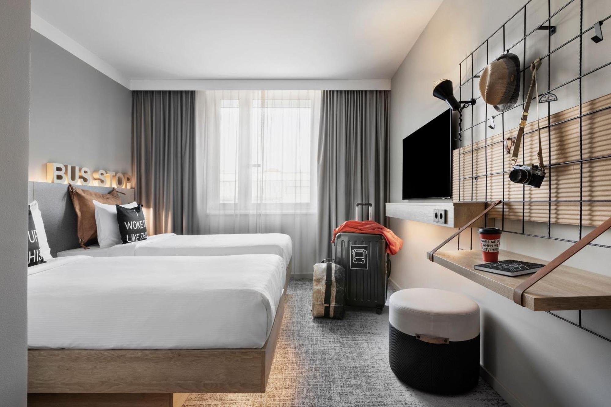 Moxy Vienna City East Экстерьер фото