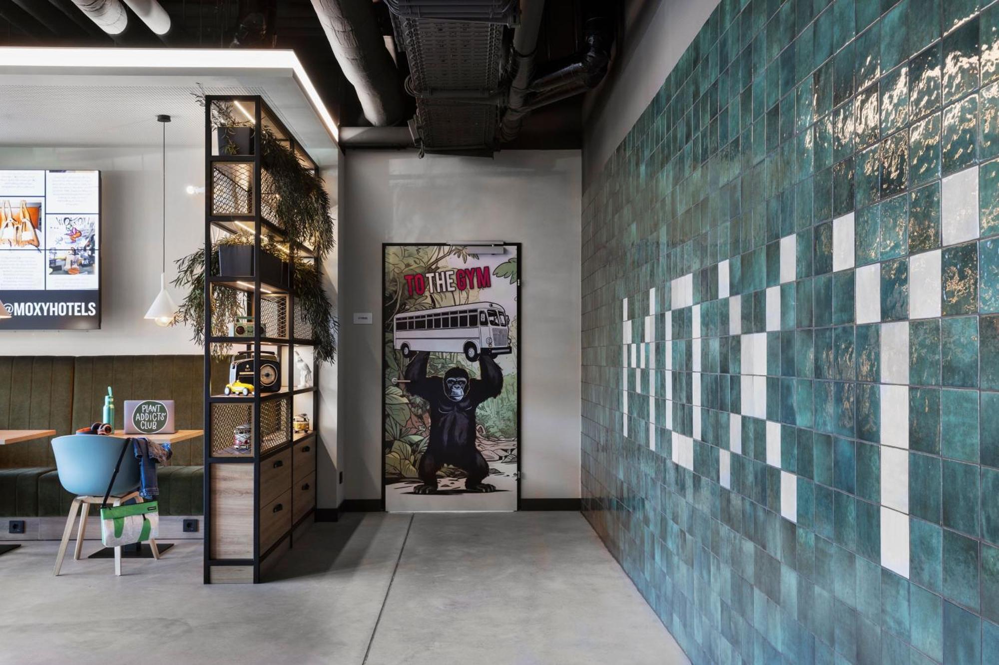 Moxy Vienna City East Экстерьер фото