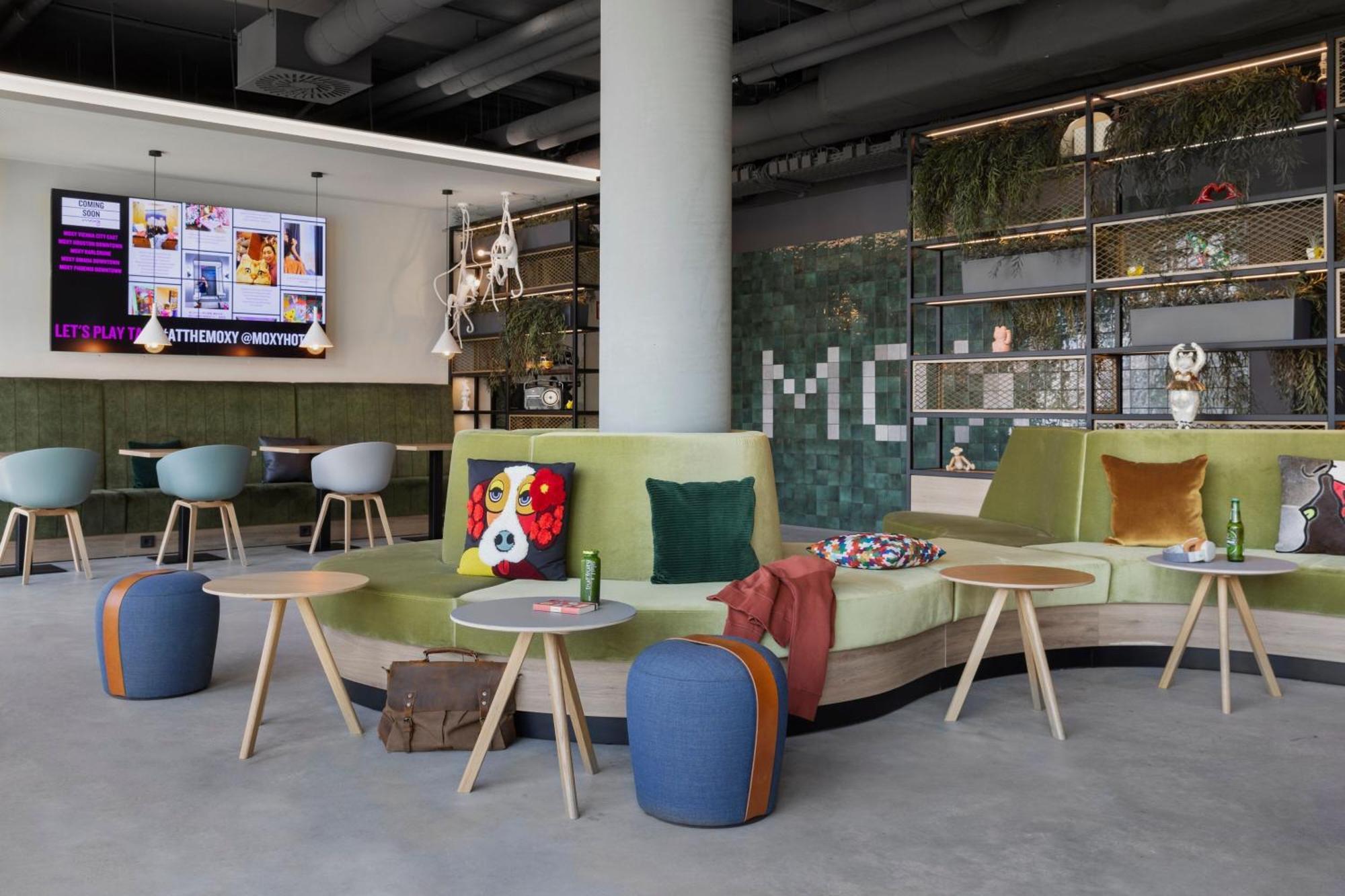 Moxy Vienna City East Экстерьер фото