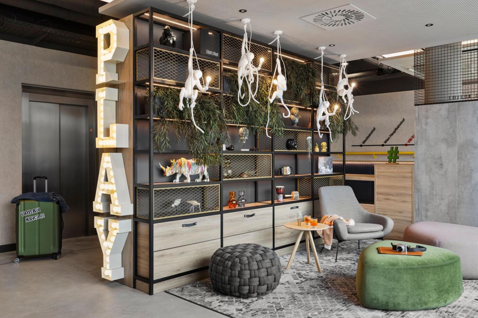 Moxy Vienna City East Экстерьер фото
