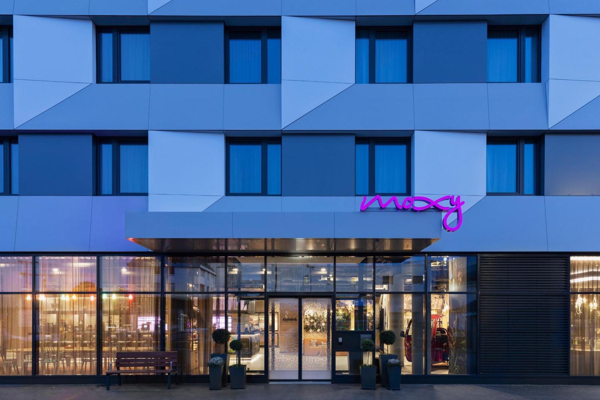 Moxy Vienna City East Экстерьер фото
