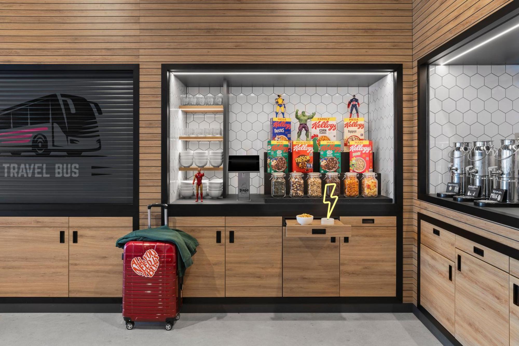 Moxy Vienna City East Экстерьер фото