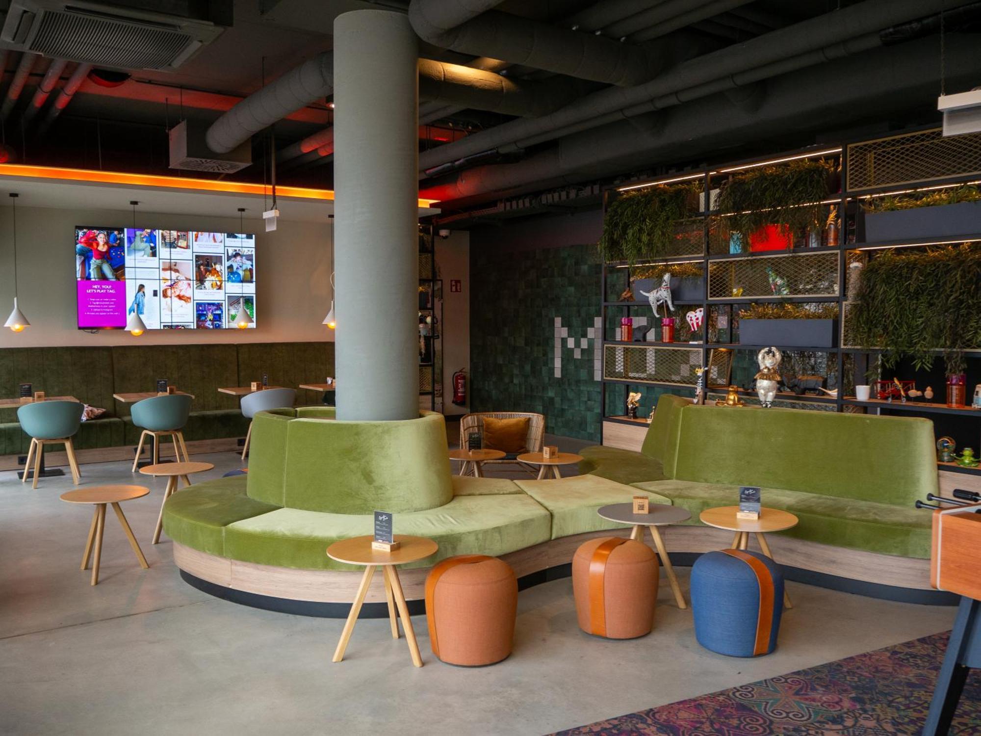 Moxy Vienna City East Экстерьер фото
