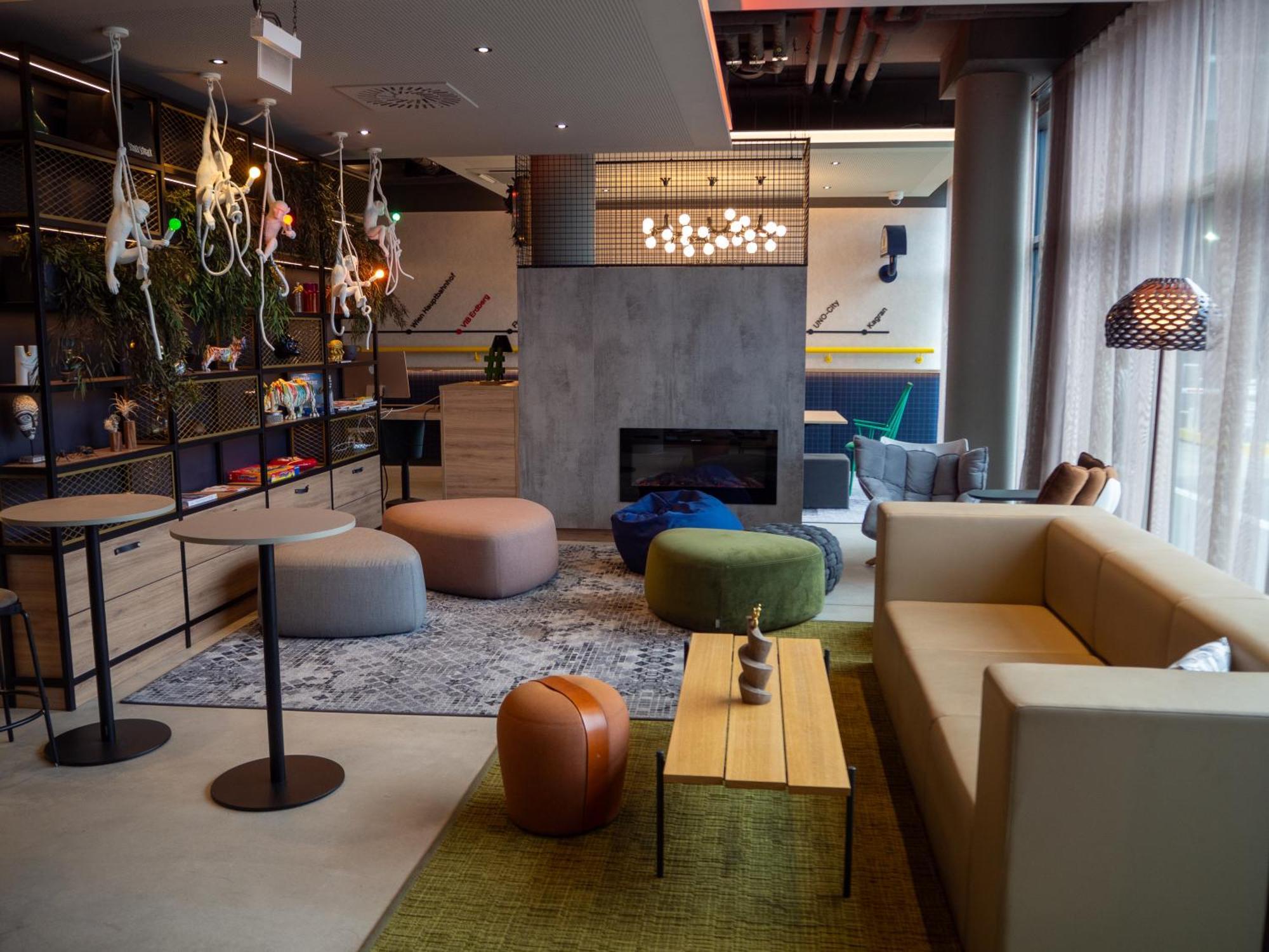 Moxy Vienna City East Экстерьер фото