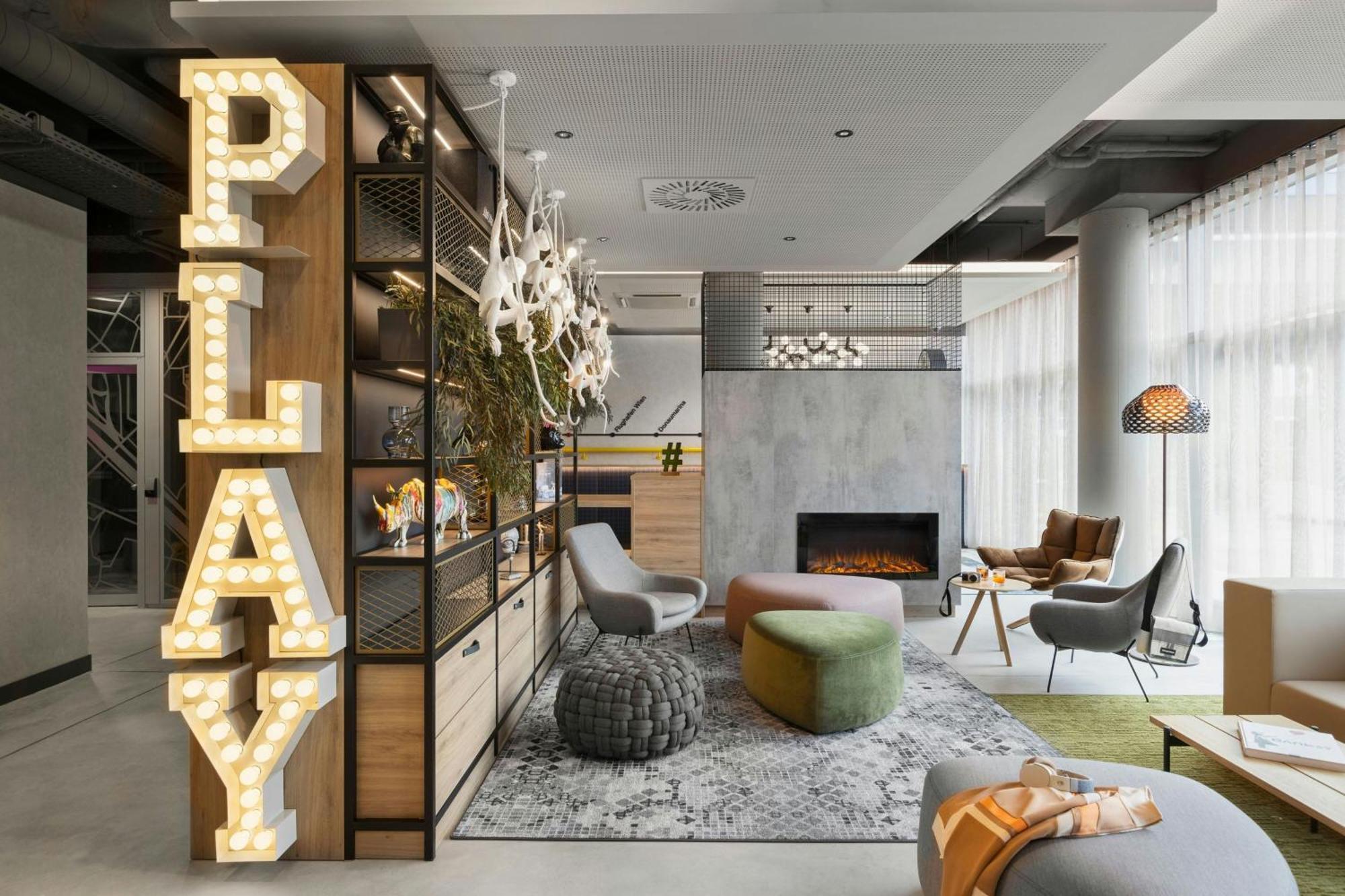 Moxy Vienna City East Экстерьер фото